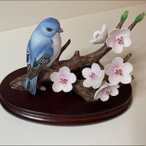 Andrea by Sadek Indigo Bunting #7669 Porcelain Figurine - Original Packaging